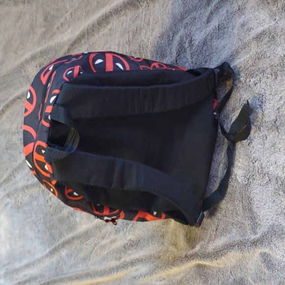 Deadpool Backpack - Picture 3 of 10